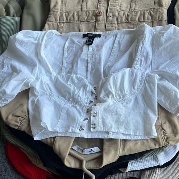 F21 Peasant Top - Picture 2 of 3